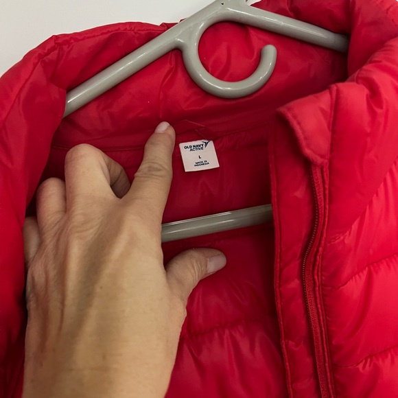 BNWT women’s red old navy, L, go-h20, water resistant, light, puffer jacket. - Picture 4 of 4